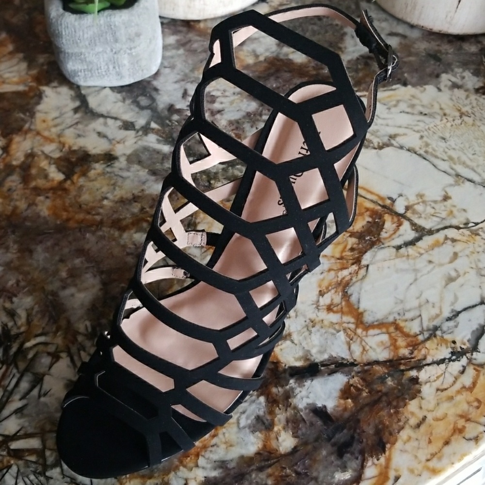 Black caged heels. Various sizes. - Picture 4 of 5